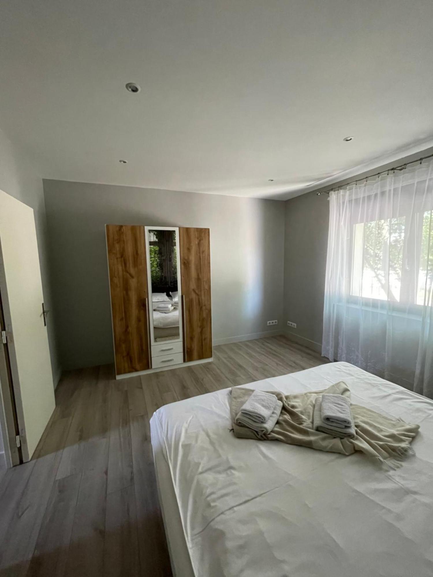 Apartment 1 Confort&Modern Arad Exterior foto